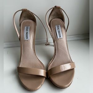 Steve Madden nude ankle strap heels. Size 7.5.